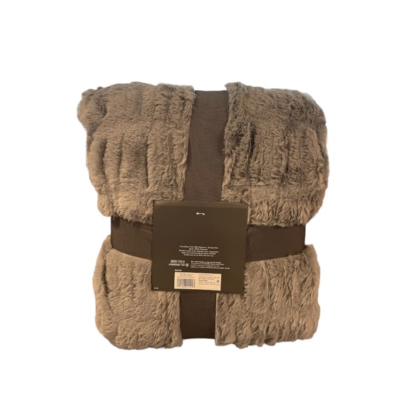 Faux fur throw blanket - Picture 4 of 5